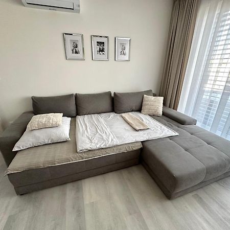 Klimatizovany Apartmanovy Dom S Virivkou, 9A Senec Esterno foto
