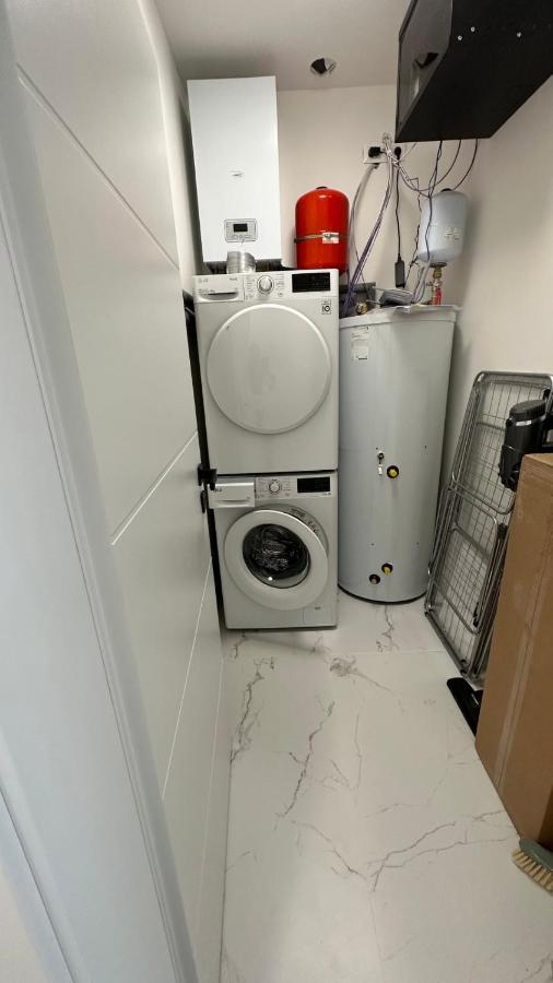 Klimatizovany Apartmanovy Dom S Virivkou, 9A Senec Esterno foto