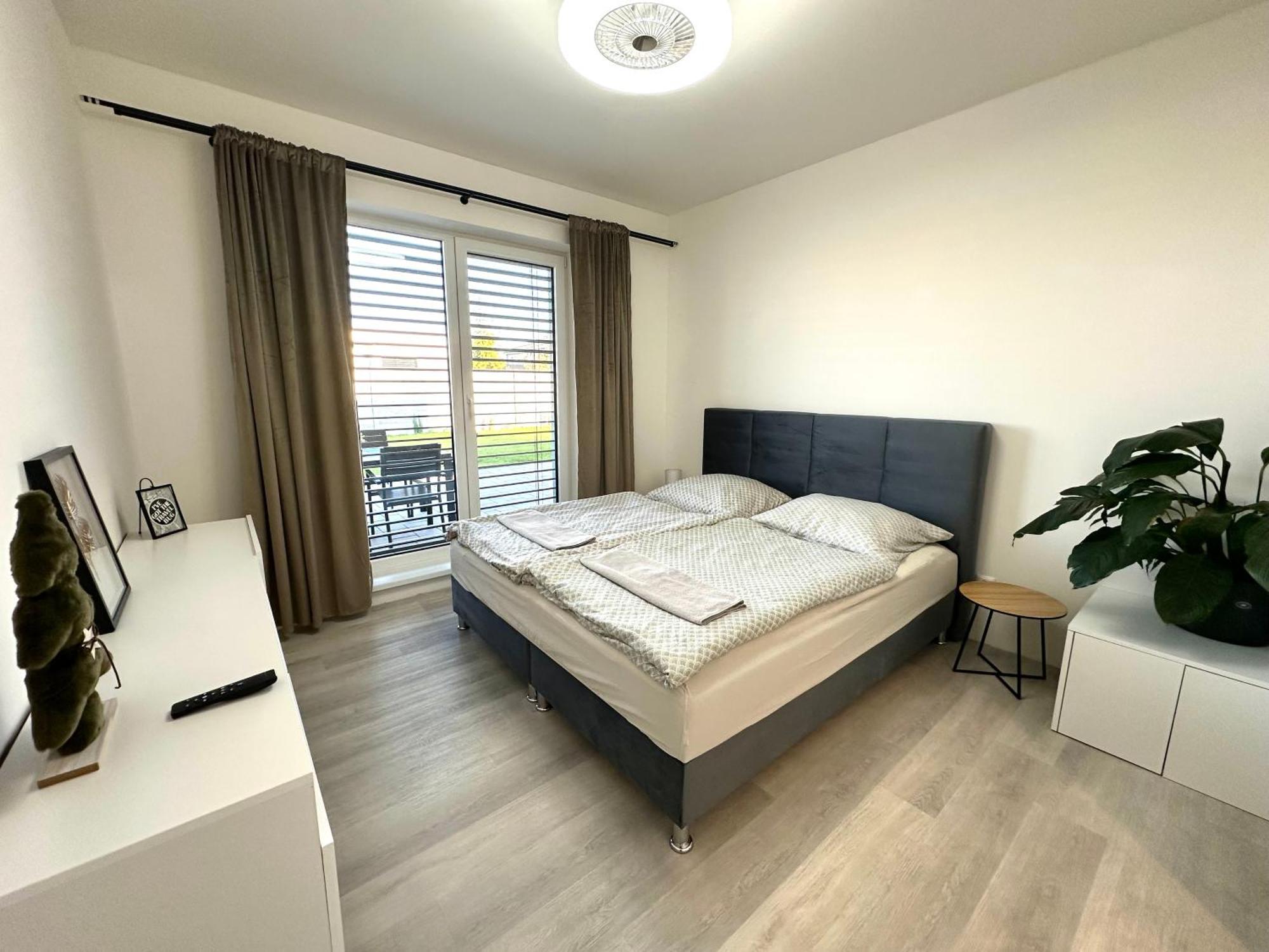 Klimatizovany Apartmanovy Dom S Virivkou, 9A Senec Esterno foto