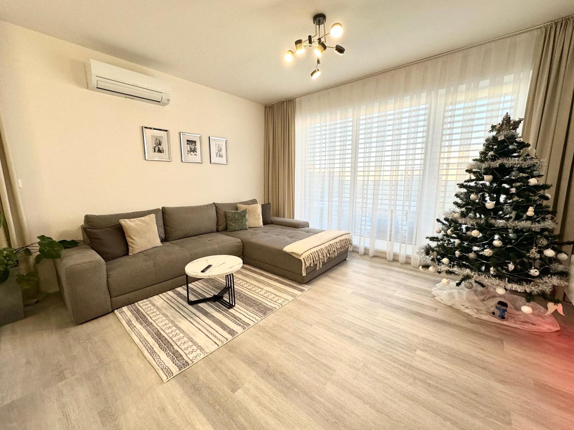Klimatizovany Apartmanovy Dom S Virivkou, 9A Senec Esterno foto